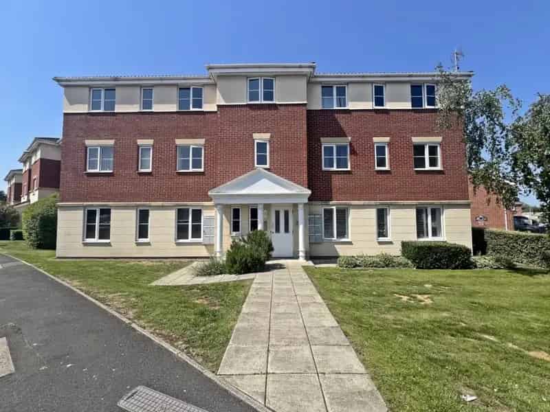 2 bedroom Flat
 To Rent