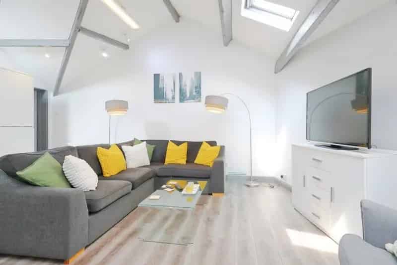 Four Bedroom House with Ensuites Headingley Conservation Area