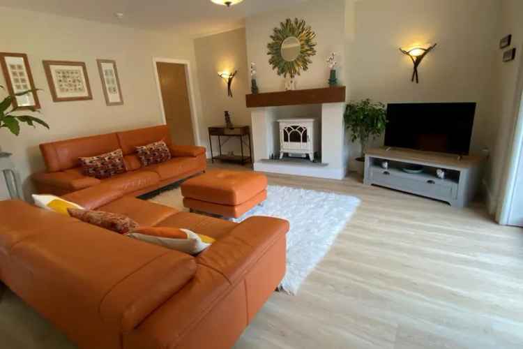 4 Bed Detached House with 1 Bed Flat and 0.7 Acre Garden