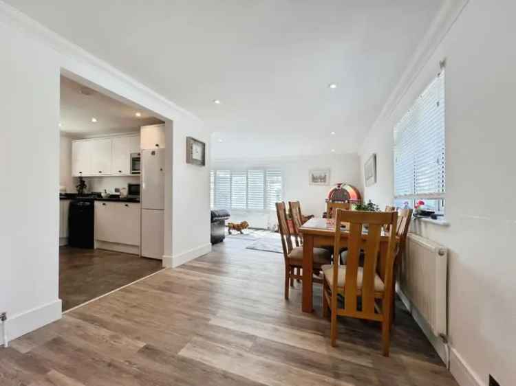 2 Bedroom Detached Bungalow for Sale in Hythe