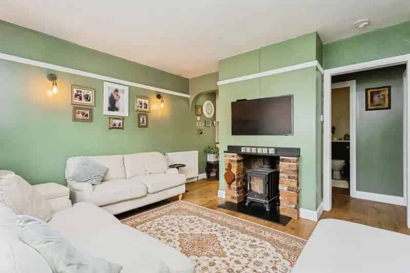 Extended Bungalow with Garden Office and Landscaped Garden