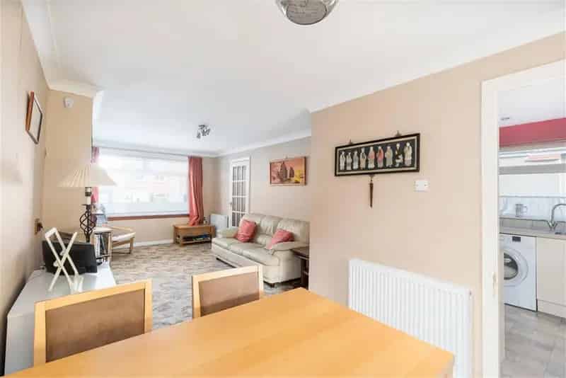 3 Bed Semi-Detached House Currie