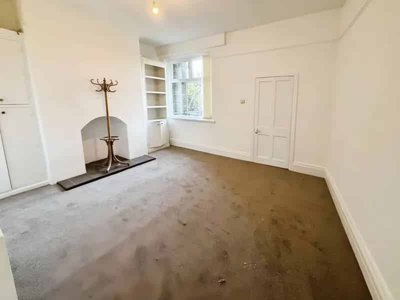 4 Bedroom Mid Terrace House Hyde Greater Manchester