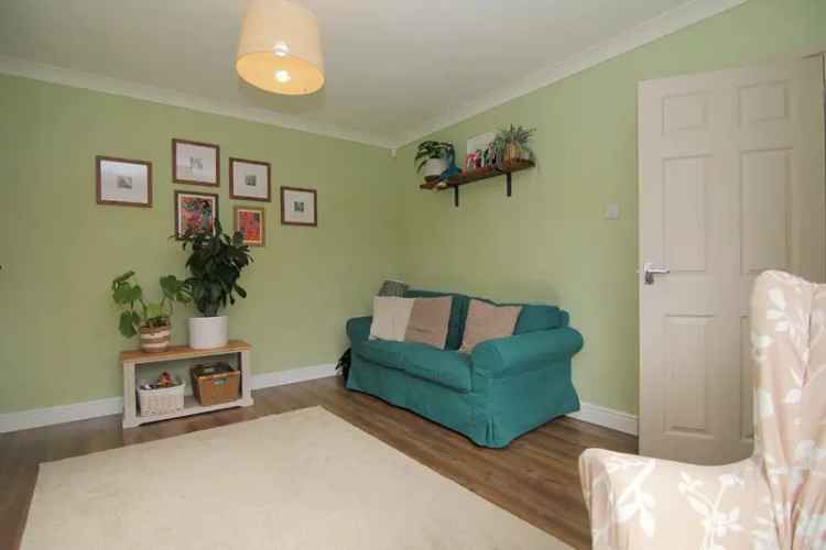 3 Bedroom House Near Victoria Park Parking Landscaped Garden