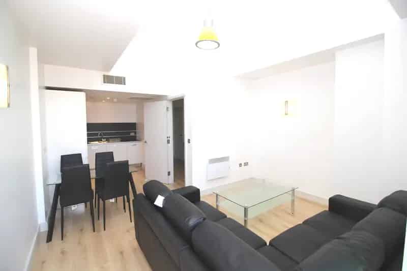 2 Bedroom Flat House to Rent