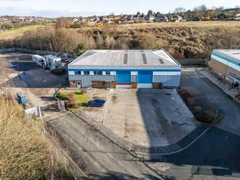 Industrial Warehouse Unit with Yard and Parking
