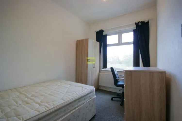 5 Bedroom Student House Near UoB