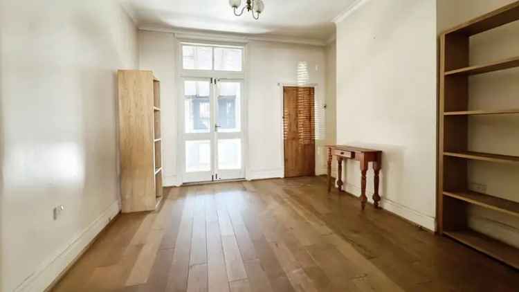 3 Bedroom Mid Terrace House for Sale London SE6
