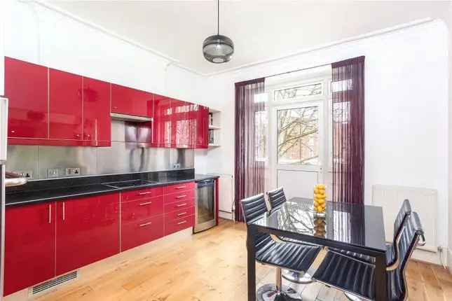 Flat to rent in Ashburnham Road, Chelsea, London SW10