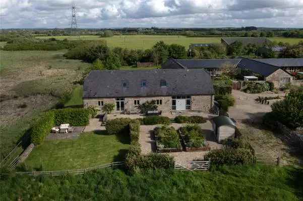 Owl Barn Oxfordshire Family Home for Sale