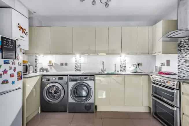 Modern One Bedroom Flat Near Basingstoke Hospital