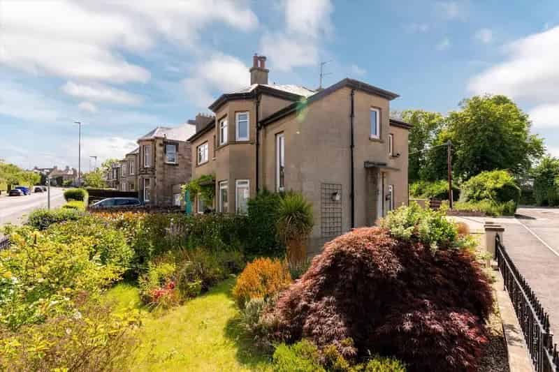 2 Bedroom Flat for Sale in Edinburgh Scotland