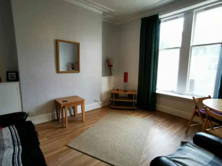 City Centre 1 Bedroom Flat with Parking