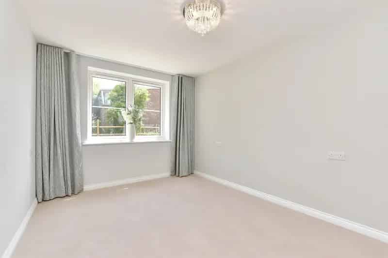 2 Bedroom Retirement Apartment Near High Street