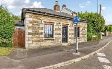 Grade II Listed Devoran Toll House Family Home