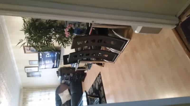 2 Double Bedrooms House New Kitchen Large Living Room Driveway Garden