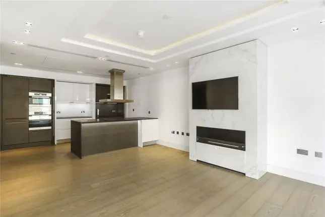 Flat for sale in Kensington High Street, London W14