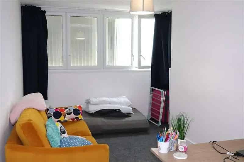 2 Bed Flat for Sale Birmingham Secure Parking Concierge