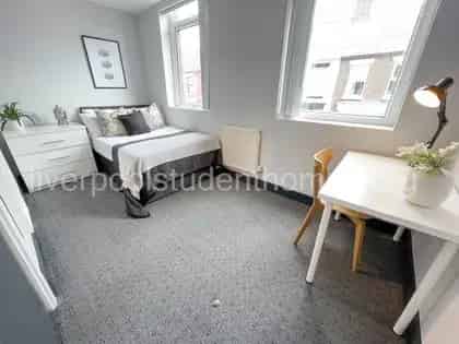6 Bed House in London - Students Young Professionals