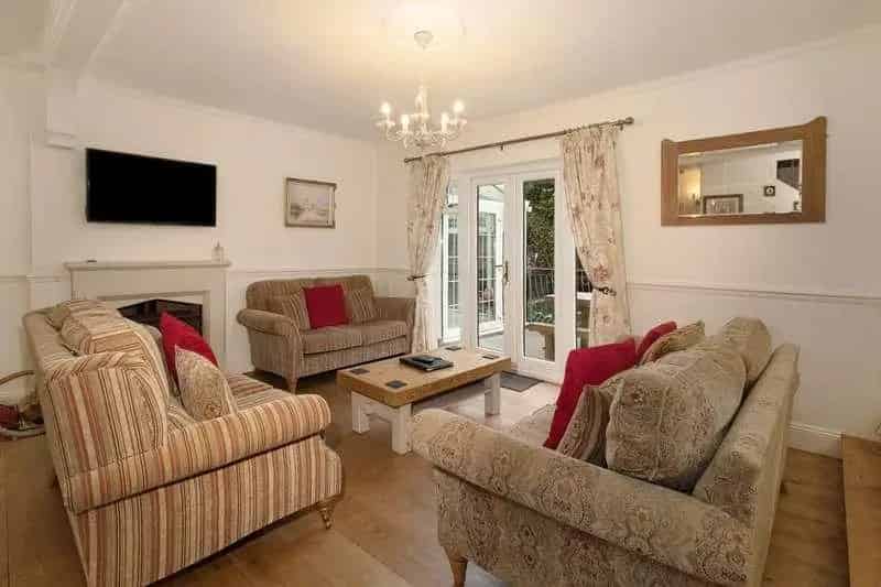 6 Bed Detached Period Home with B&B Potential