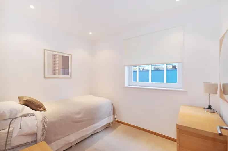 2 Bedroom Apartment Pimlico Victoria Lift Access Open Plan Kitchen