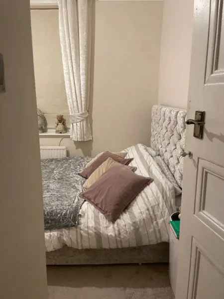 Flat For Rent in Stoke-on-Trent, England