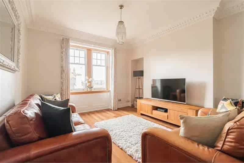 2 Bed Flat Corstorphine - 2nd Floor Apartment