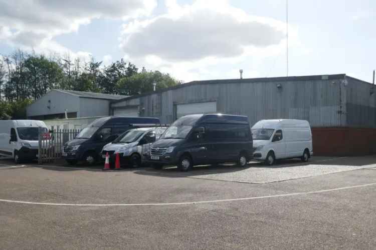 Industrial Units Near M11 J7: 34,413 sq ft Warehouse with Large Yard