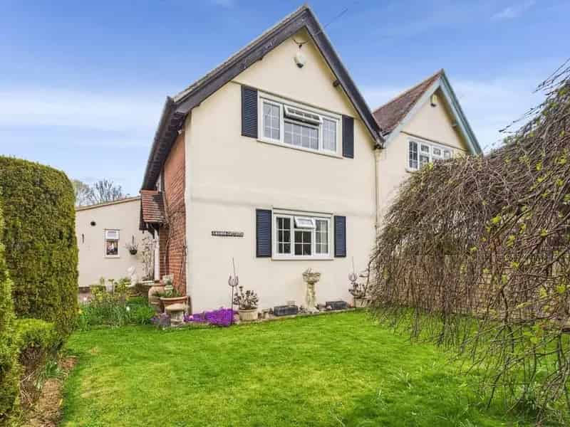 2 Bedroom Extended Cottage For Sale Large Garden Parking