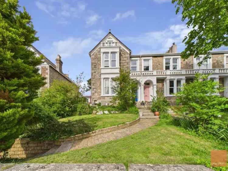 5 Bedroom End of Terrace House for Sale