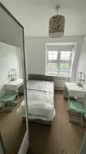 1 Room Flat near London Bridge - Private Double Room