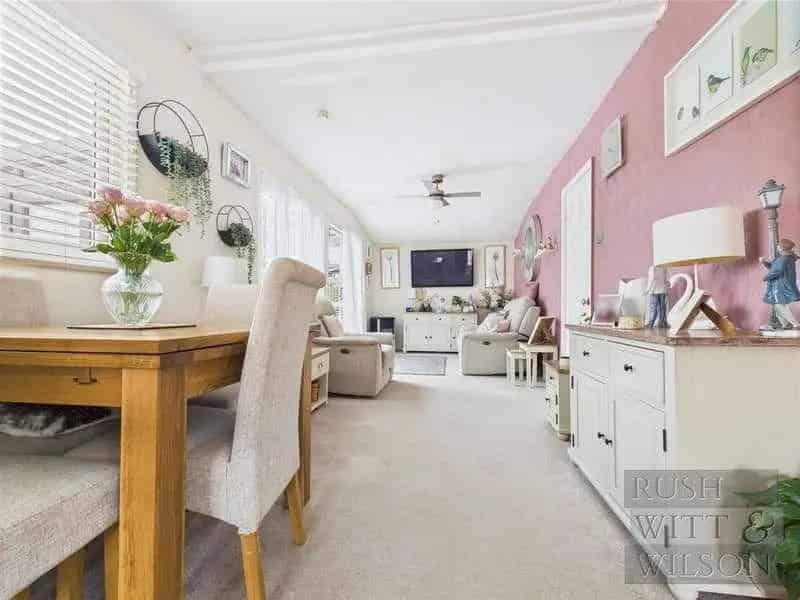 2 Bed Detached Chalet For Sale