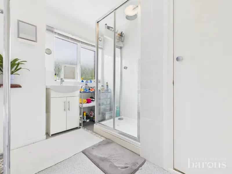 3 Bed Semi-Detached House for Sale in Kempshott Basingstoke