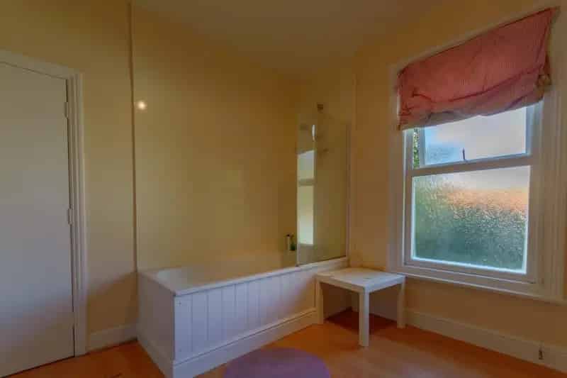 Ground Floor Double Bedroom Salisbury Shared House Bills Included