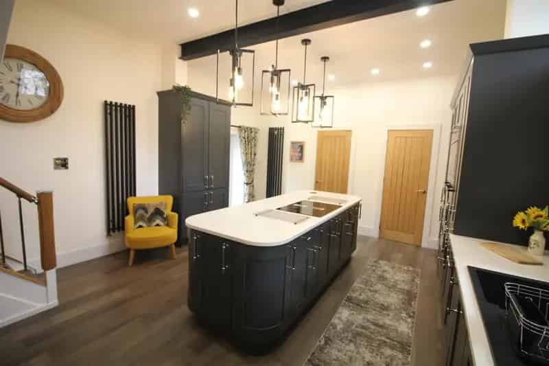 4 Bedroom Semi Detached House to Rent