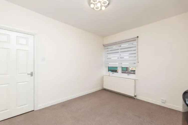 2 Bedroom Flat To Let Near Featherstone