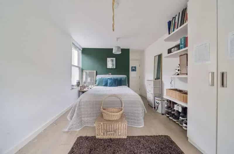 4 bed flat for sale