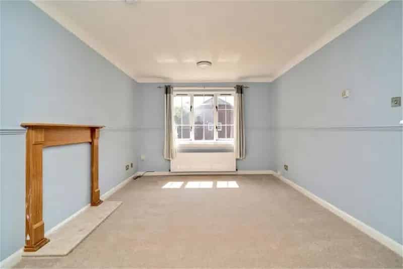 2 Bed Flat Trinity Edinburgh Main Door Upper Villa Garage