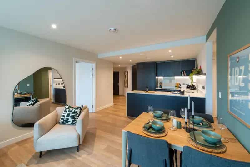 2 Bedroom Apartment in Birmingham's Octagon High-Rise