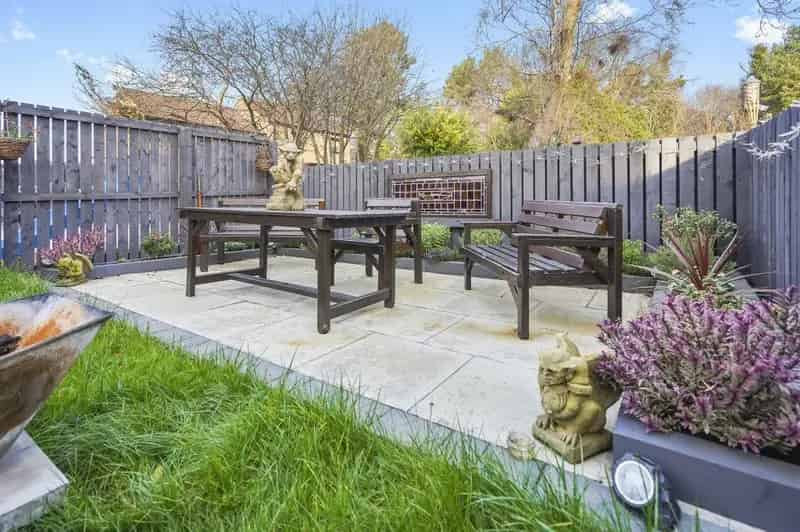 2 Bedroom Flat to Rent Available June 2025