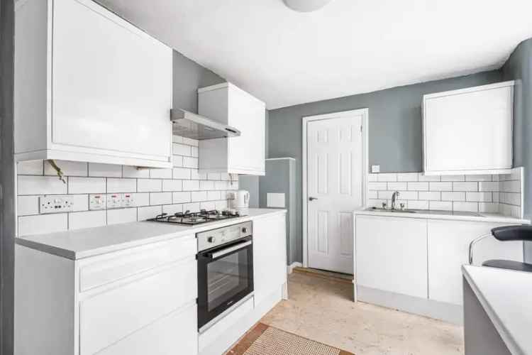 3 Bedroom House for Sale 1385 SQ FT South Facing Garden