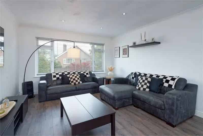 2 Bed Bungalow - Semi-Detached with 1 Reception Room