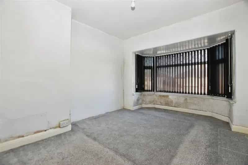 3 Bedroom Terraced House For Sale No Onward Chain