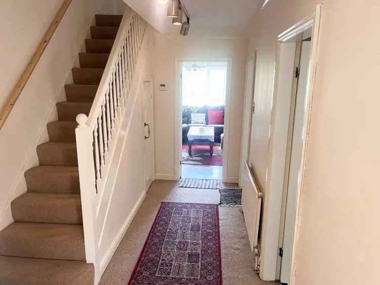 Spacious Four Bedroom Townhouse Detached Garage No Onward Chain