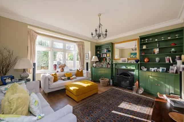 5 Bedroom Semi-Detached House Bedford Park London