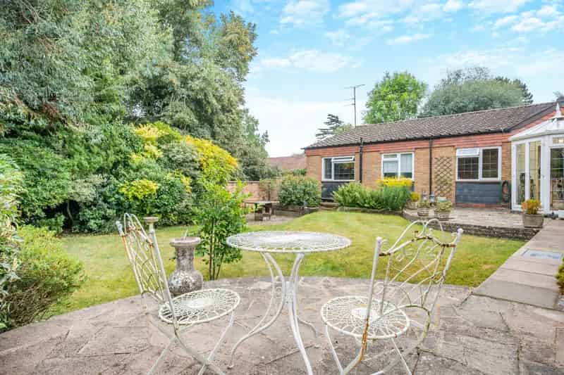 6-Bedroom Detached House with Annex and Planning Permission