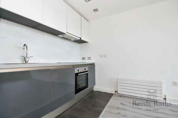 Liverpool City Centre Studio Flat with Patio for Sale