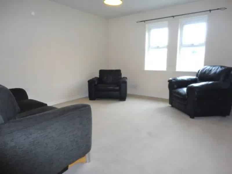 2 Bedroom Flat Near Leeds City Centre