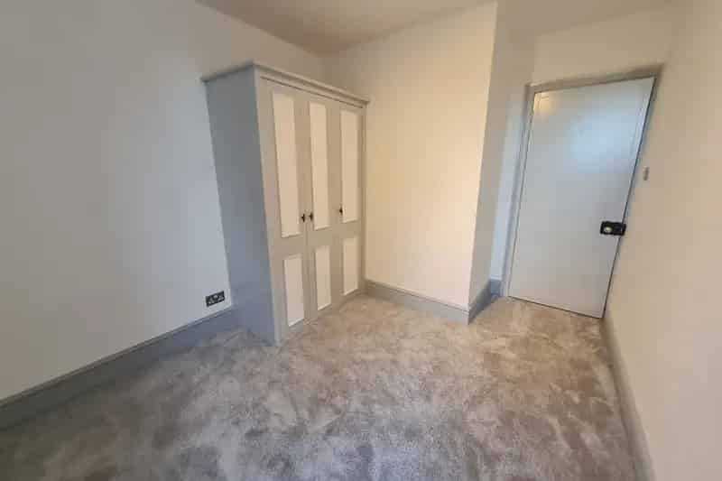 Four Bedroom House Near Morley Town Centre