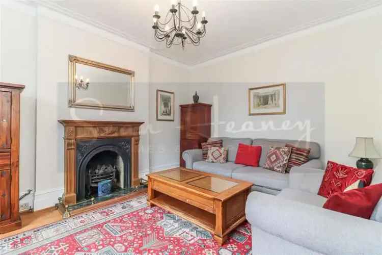 4 Bedroom Detached House for Sale Hadley Common